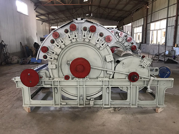  梳棉機
